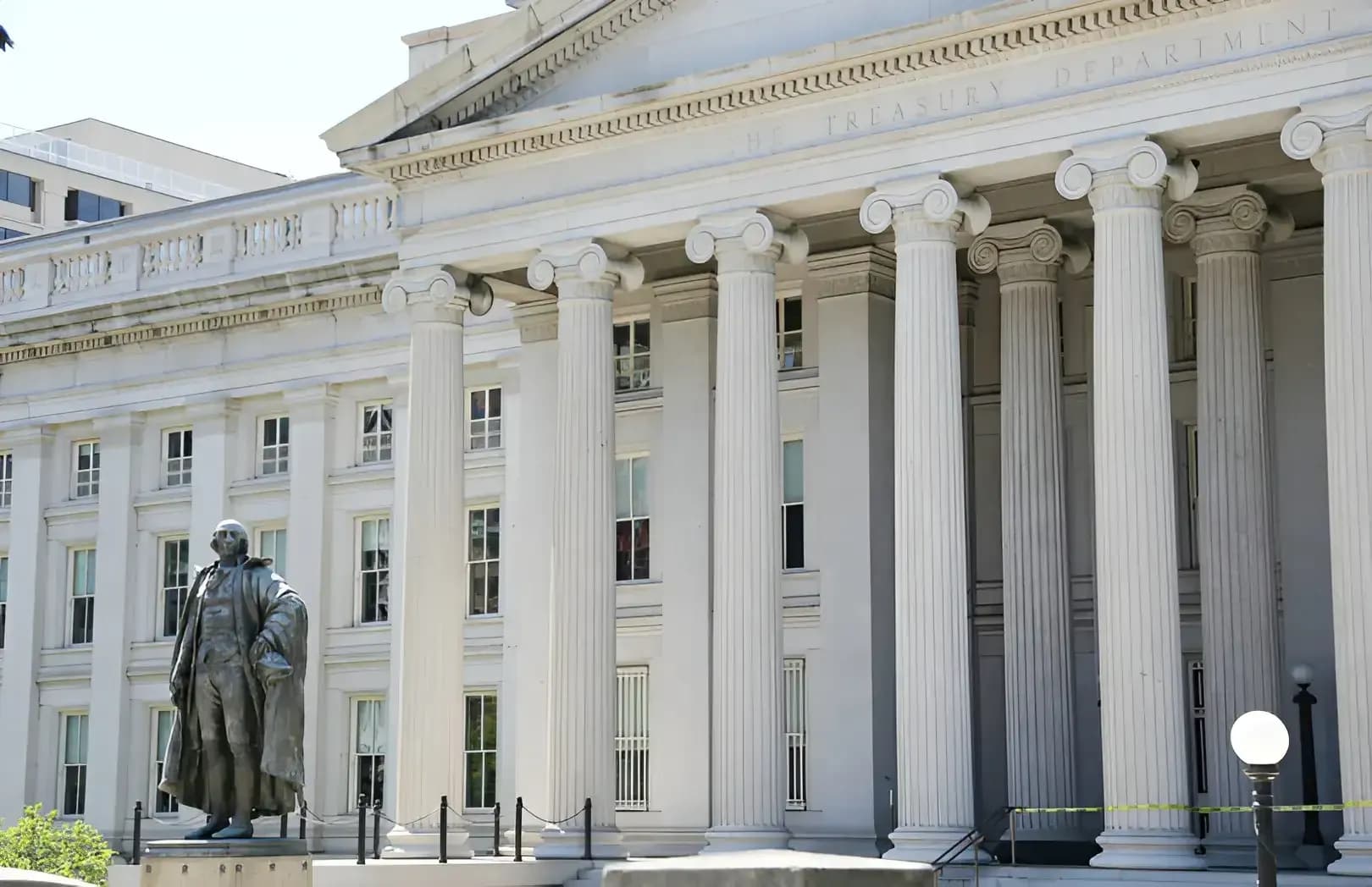 Cover image for news The U.S. Treasury’s 2025 financial report highlights a worsening fiscal position, with liabilities reaching $47.78 trillion and a negative net balance of $41.72 trillion. This article breaks down key figures, long-term projections, an
